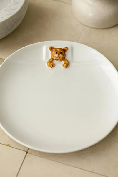 Anadolu Saray 1Pc White Ceramic Lying Bear Shaped Design Handmade Cake Plate Dessert Breakfast Pie Plate