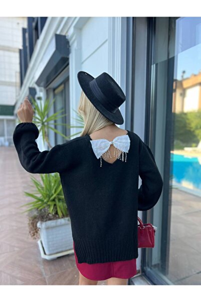 For Angels V-Neck Oversize Sweater with Back Bow Tie Accessory