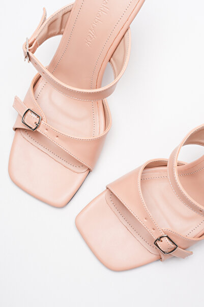 Ayakkabı Ateşi Kadın Çift Bant Tokalı Topuklu Terlik Rona Nude Cilt