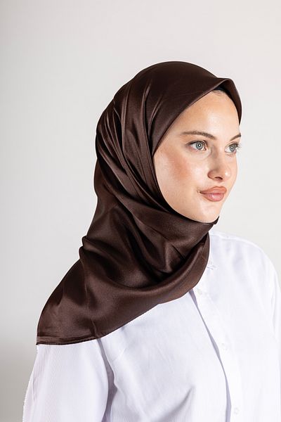 Akel Plain Crystal Fabric Scarf - Non-Slip, Stylish, Tok Standing |   Daily & Evening Dress Compatible