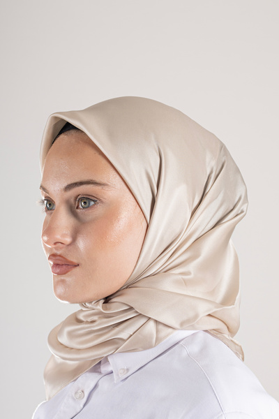 Akel Plain Crystal Fabric Scarf - Non-Slip, Stylish, Tok Standing |   Daily & Evening Dress Compatible