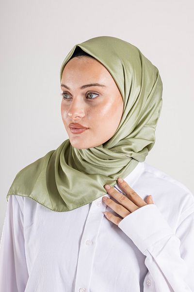 Akel Plain Crystal Fabric Scarf - Non-Slip, Stylish, Tok Standing |   Daily & Evening Dress Compatible