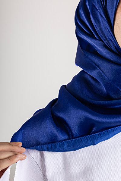Akel Plain Crystal Fabric Scarf - Non-Slip, Stylish, Tok Standing |   Daily & Evening Dress Compatible