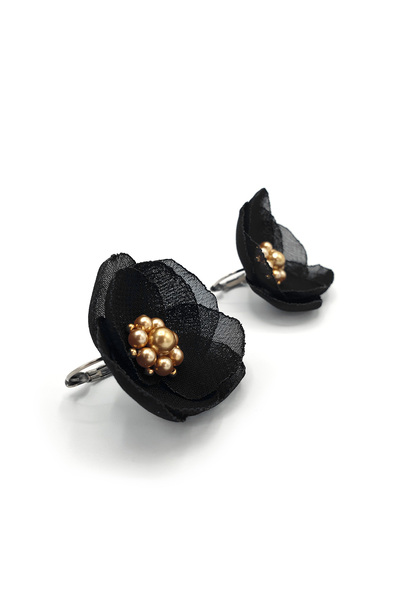 Corizmi Stainless steel hoop earrings, veil flower in the middle with pearls, handmade, Love