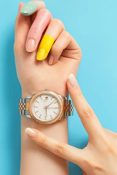 LOOQ Luxury Men's Watches with Calendar
