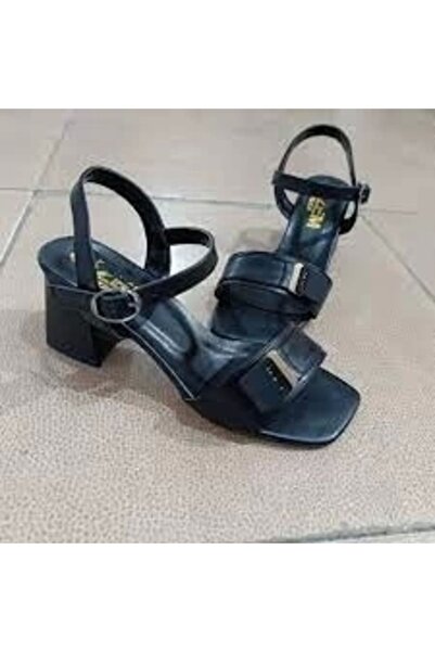 Işıltı kidss Ruty Black Leather Heeled Shoes