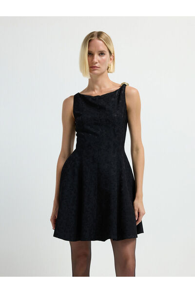 adL Kup Detaylı Mini Elbise