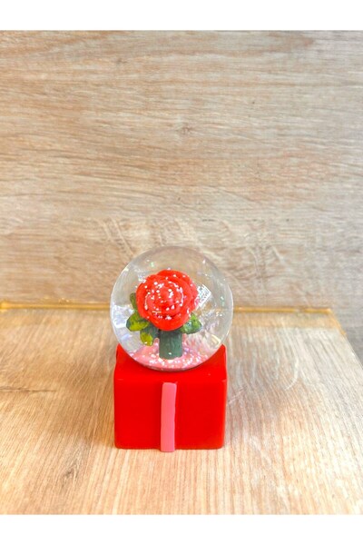 HEDİYE FİKRİ Işıklı Kırmızı Tek Gül Tasarımlı Mini Kar Küresi – Dekoratif Küç...