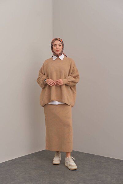 Suede Style 40702 - Set de tricotaje confortabile și elegante, cu model argin...