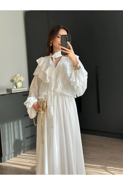 AlisaSu White Dress with White Sleeves, Flywheel and Accessories from the Neck