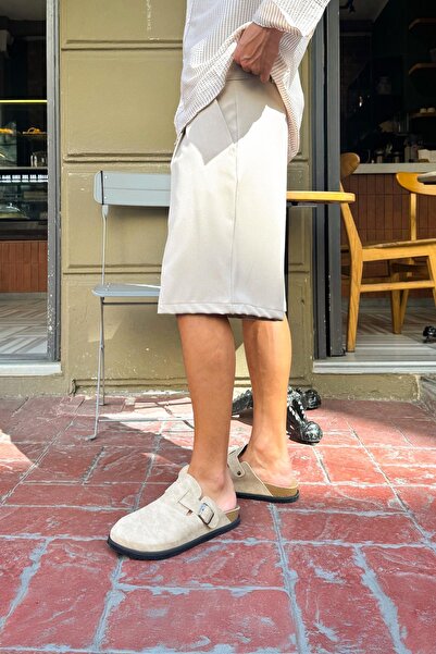 Flaw Wear Πλισέ σορτς από ύφασμα σε μπεζ χρώμα