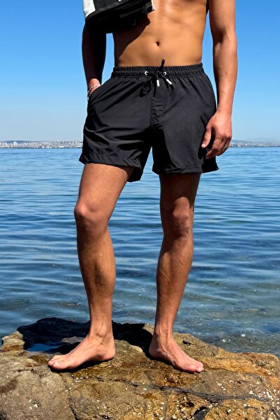 Flaw Wear Μαύρο σορτς με λεπτομέρεια στην πίσω τσέπη