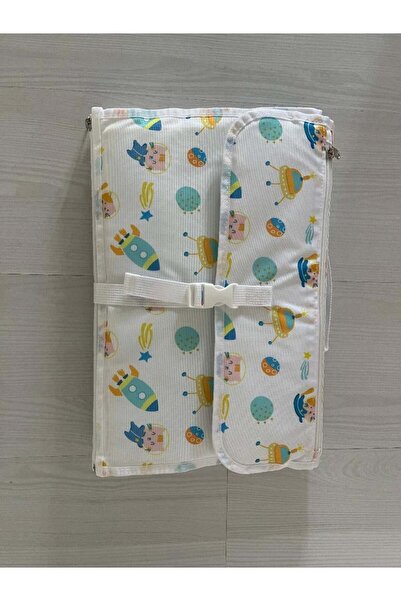 OEM Waterproof, portable swaddling mat for newborns