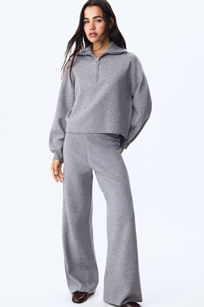 Stradivarius Fermuarlı Dik Yaka Triko Süveter