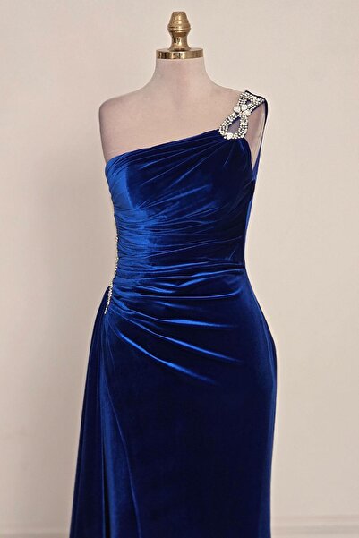 Yonca Moda Evi Saks Mavi Kadife Taşlı Tek Omuz Drapeli Abiye 8197