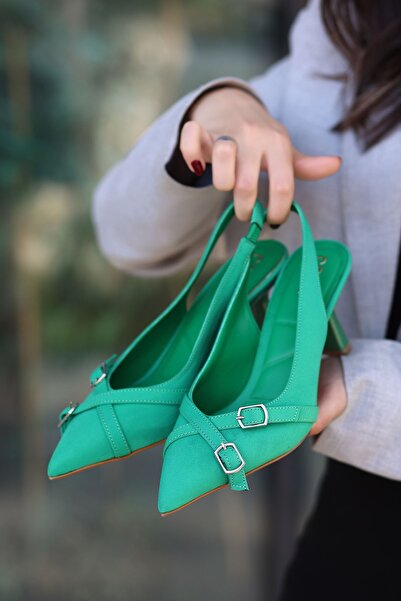 Madam Tarz Cose-09 Champagne Heel Buckle Shoes