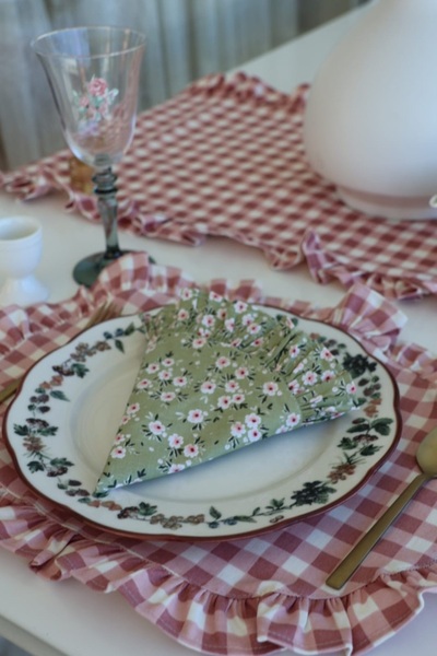 vintagetasarım Fabric Napkin Round or Supla Ruffled Floral Vintage 34X34 cm