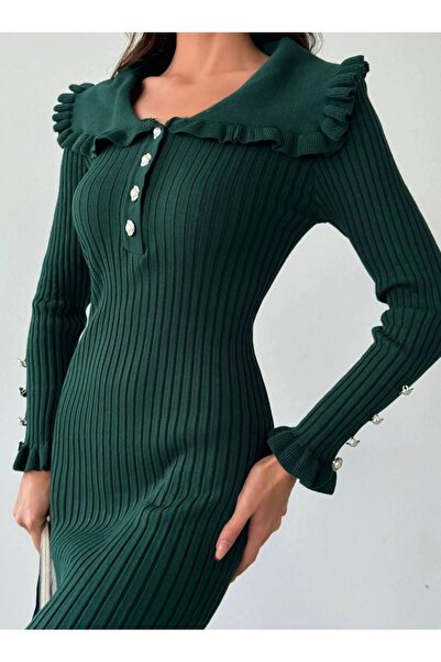 Lusin Κομψό μακρύ πλεκτό γυναικείο φόρεμα με πράσινη λεπτομέρεια βολάν και μανικετόκουμπα