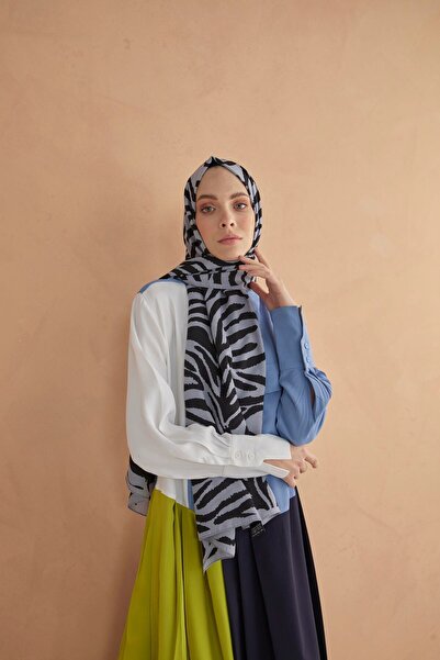 PİRAMİT شال كارديون ميدينا الحريري بنمط حمار وحشي فضي وأسود