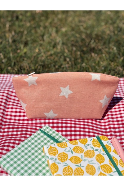 MEKİK BUTİK Екологично чист, измиваем калъф за моливи/козметична чантичка с цип и звезден мотив