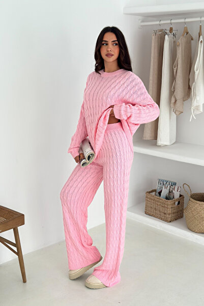 Genel Markalar Salaş Pembe Örgü Desenli Triko Takım Oversize Kazak ve Bol Paça Pantolon