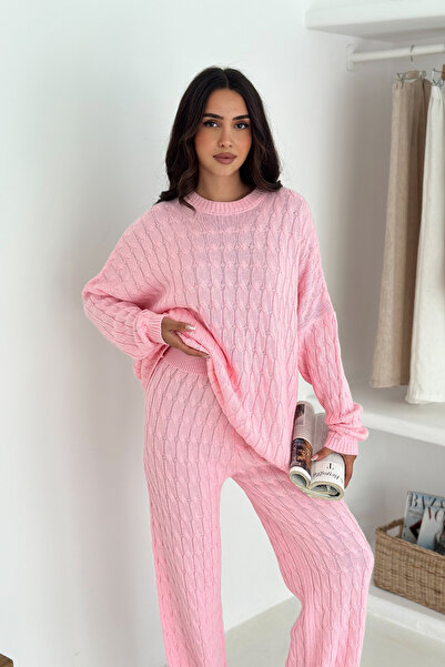 Genel Markalar Salaş Pembe Örgü Desenli Triko Takım Oversize Kazak ve Bol Paça Pantolon