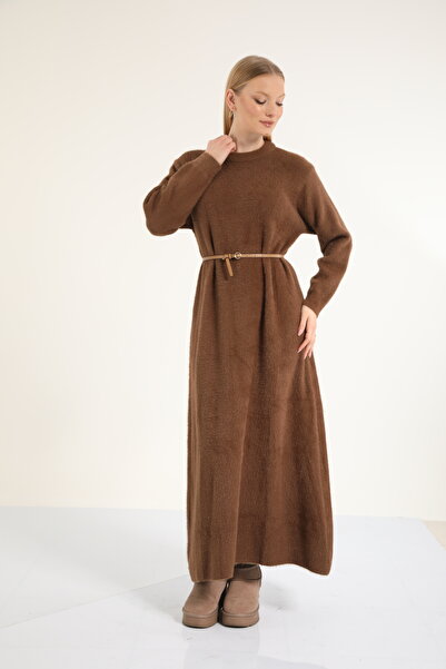 Suede Style 40961 - Κομψό, άνετο γυναικείο φόρεμα με λαιμόκοψη μπλουζάκι