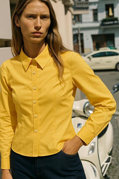 HAKKE Body Fitting Basic Crop Shirt