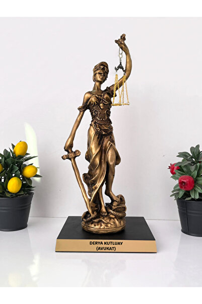 Teknookul Kişiye Özel Büyük Adalet Heykeli | Themis Figürlü Avukat Masa Üstü Biblo – Hukuk Temalı Ofis Hediye