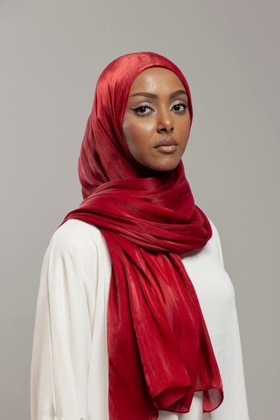 Ophelia Organza hijab by red