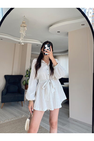 Hacer Balcı Taş Düğmeli Kuşaklı Gofre Keten Şort Tulum