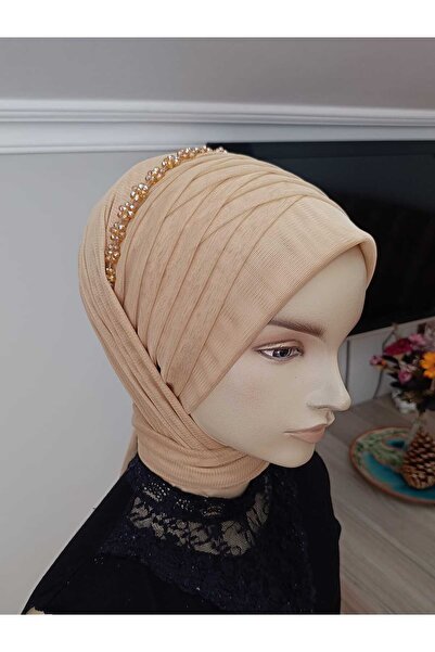 BERKE TUHAFIYE AKSESUAR وشاح من نوع الشال باللون البيج مع إكسسوارات، نموذج جا...