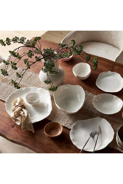 Generic طبق عشاء سيراميك مرجاني - 28 سم