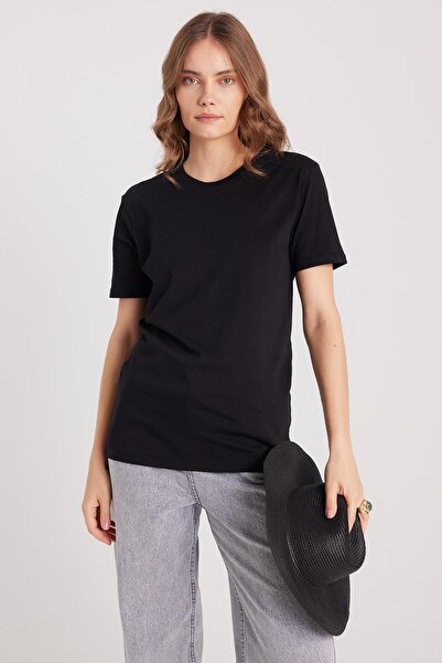 Tudors Kadın Slim Fit Dar Kesim %100 Pamuk Yumuşak Dokulu Siyah Bisiklet Yaka Tişört