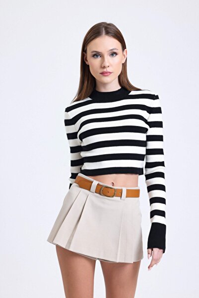 Hiccup Pulover scurt cu guler rotund și dungi, decupat la spate