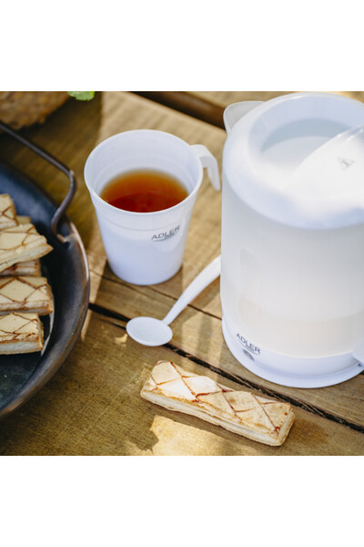 adler Electric kettle AD 1381, 900W, 0.5 l, 2 cups and spoon, Water protection, White