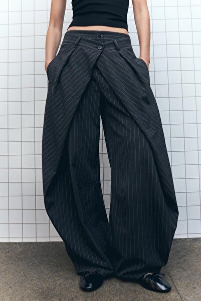 Bershka Çift düğmeli pileli pantolon