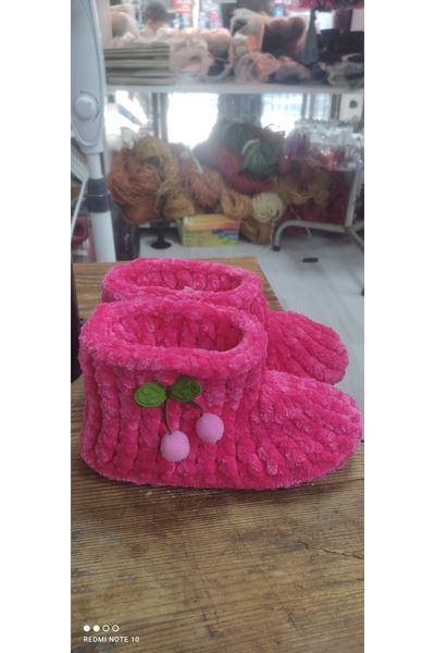 Kevser nur tuhafiye Hand-Knitted Velvet Children's Booties