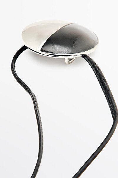 Massimo Dutti Metal parçalı koyun derisi kolye