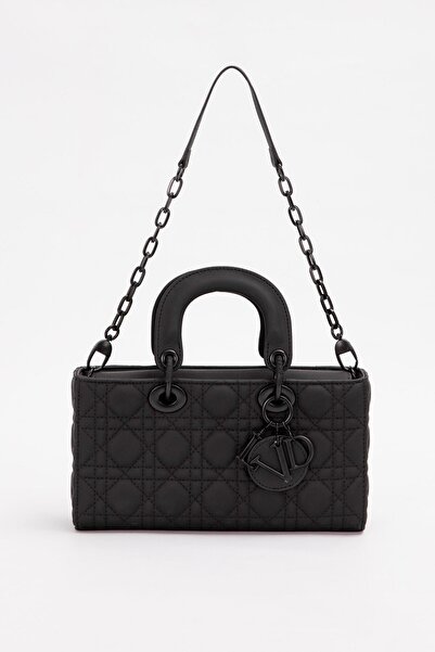 Levidor حقيبة كتف بإكسسوار شعار أسود