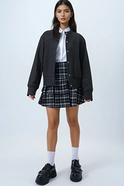 Trend Alaçatı Stili Anthrazitfarbene Bomberjacke für Damen mit weicher Textur, zwei Taschen und Fleece-Innenfutter Alc-X14412