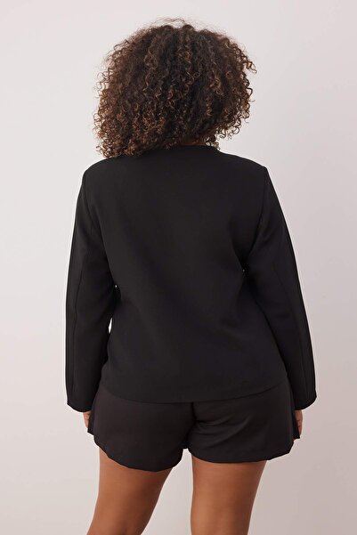 Trendyol Curve Чорний піджак з великим коміром і ґудзиками у формі серця, великий розмір TBBAW26AG00005