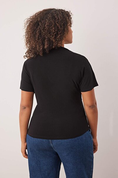 Trendyol Curve Μαύρη μπλούζα με ψηλό γιακά με κορδόνι πλεκτή Sandy Plus Size TBBAW26AF00053