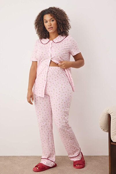 Trendyol Curve Pink Floral Patterned Baby Collar Knitted Pajamas Set Tbbaw26Ai00002