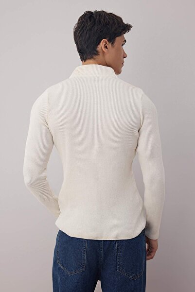 Trendyol Collection Ecru Slim Fit Cotton Sweater - Half Turtleneck, Ribbed Knit Tmnaw21Kz0568