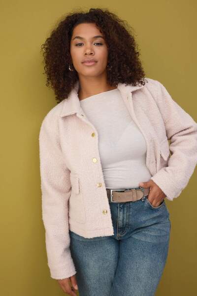 Trendyol Curve Ecru Regular Large Size Coat Twoaw26Aw00023