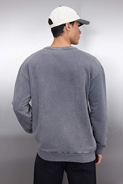 Trendyol Collection Anthracite Oversize/Wide Cut Crew Neck Text Embroidery Pale Effect Sweatshirt Tmnaw25Sw00055