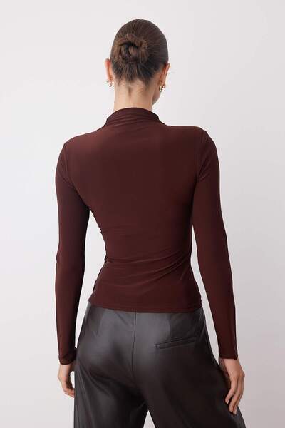 Trendyol Collection Hnědá pletená společenská halenka s detaily z vlněného úpletu TPRAW26BZ00020