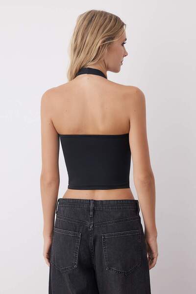 Trendyol Collection Black-And-White Halter Neck Bodycon Crop Stretchy Knitted Blouse Twoaw26Bz00251