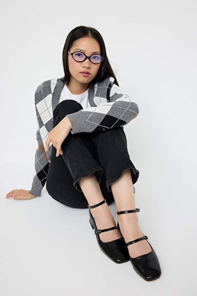 TRENDYOL SHOES Teen Schwarze Mary Jane-Schuhe mit Knöchelriemen und quadratischer Zehenpartie für Damen, 4 cm hohe Absätze, TAKAW26TO00003